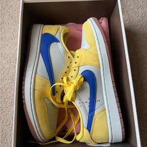 Travis Scott X Air Jordan 1 retro low women’s size 8 yellow/blue